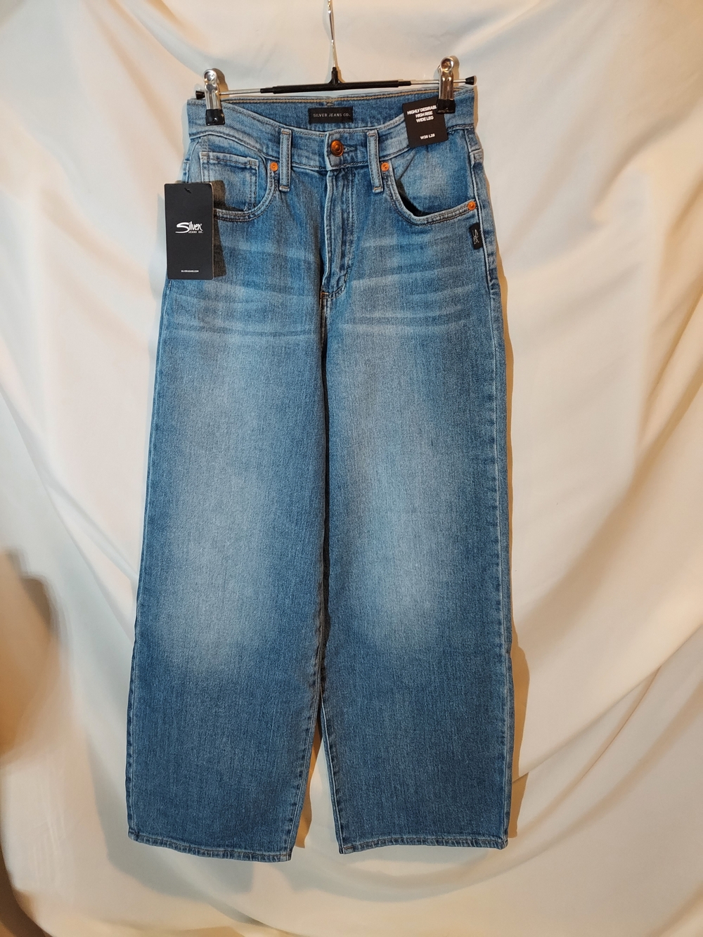 Silver Jeans Co. Highly Desirable High Rise Wide Leg Jeans W26 L28